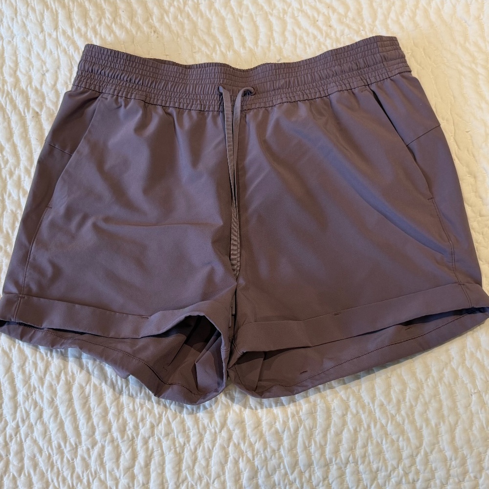 Lululemon Shorts muted taupe Elastic Drawstring Pockets Relaxed Fit